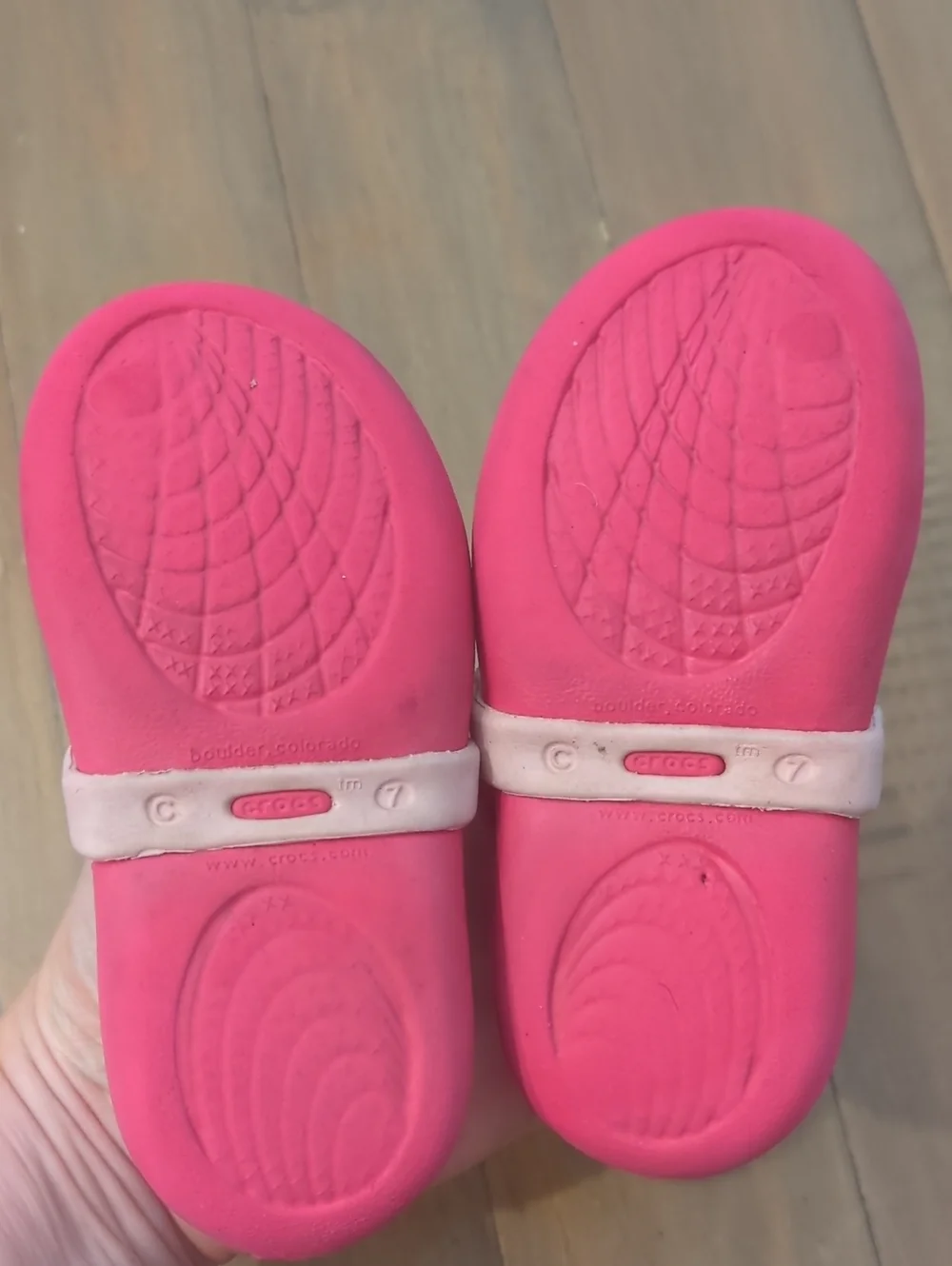 CROCS size fuschia